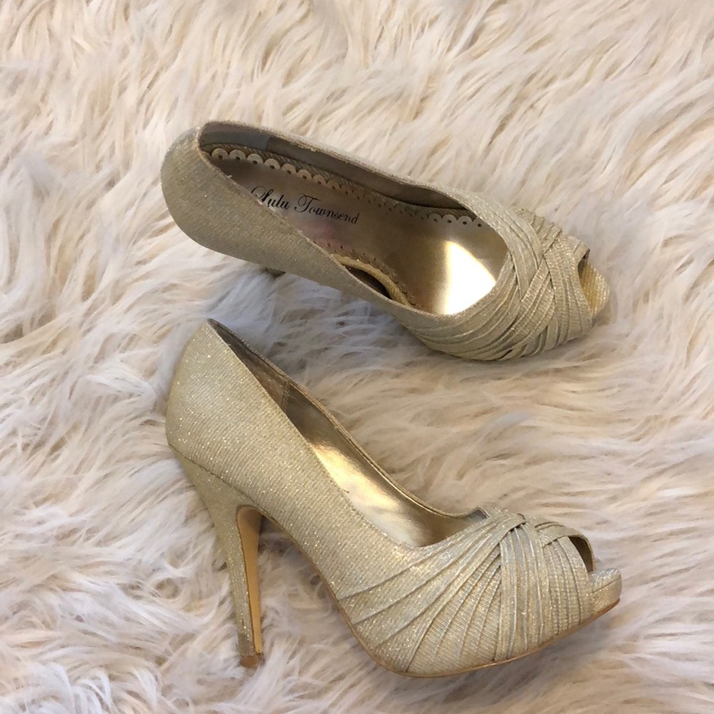 Sparkly, gold platforms